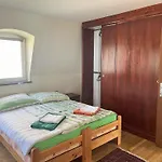 In 48107 Балатонбоглар