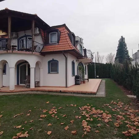 In 48107 * Балатонбоглар